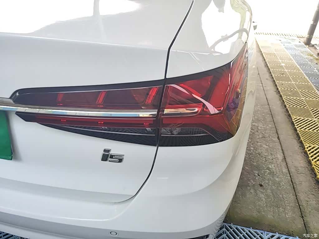 Roewe i5, 2021 8