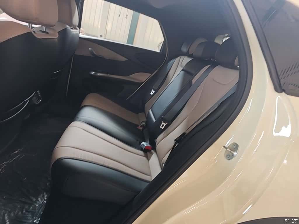 BYD Dolphin, 2025 17