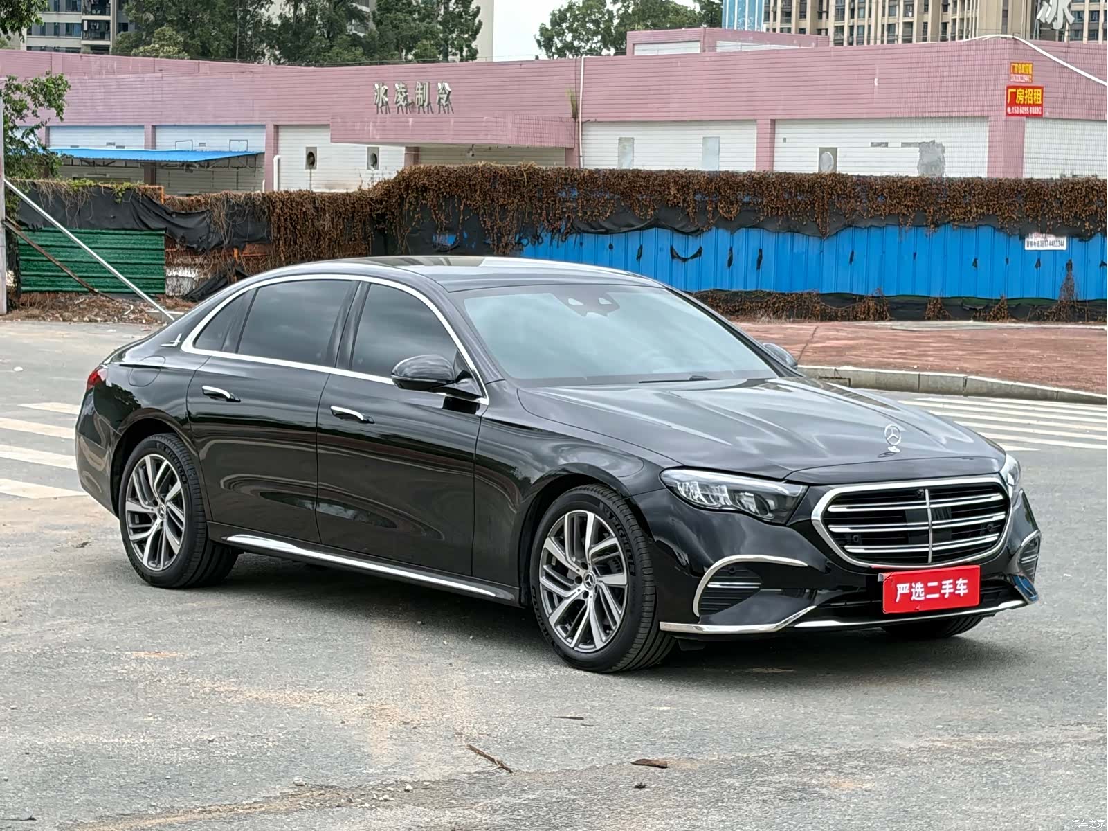 Mercedes-Benz E-Class, 2025 3