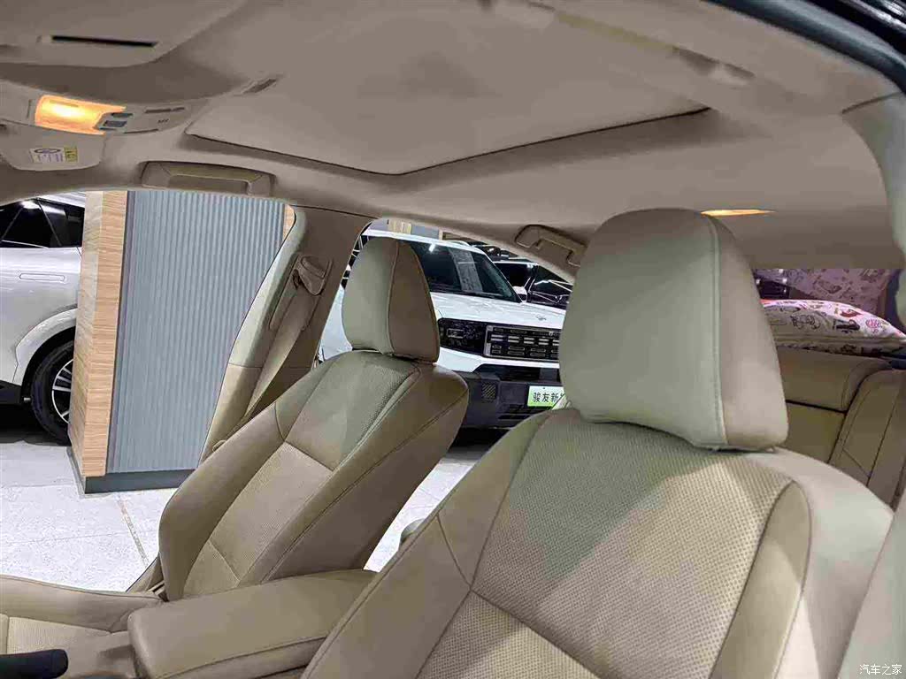 Lexus ES, 2015 11