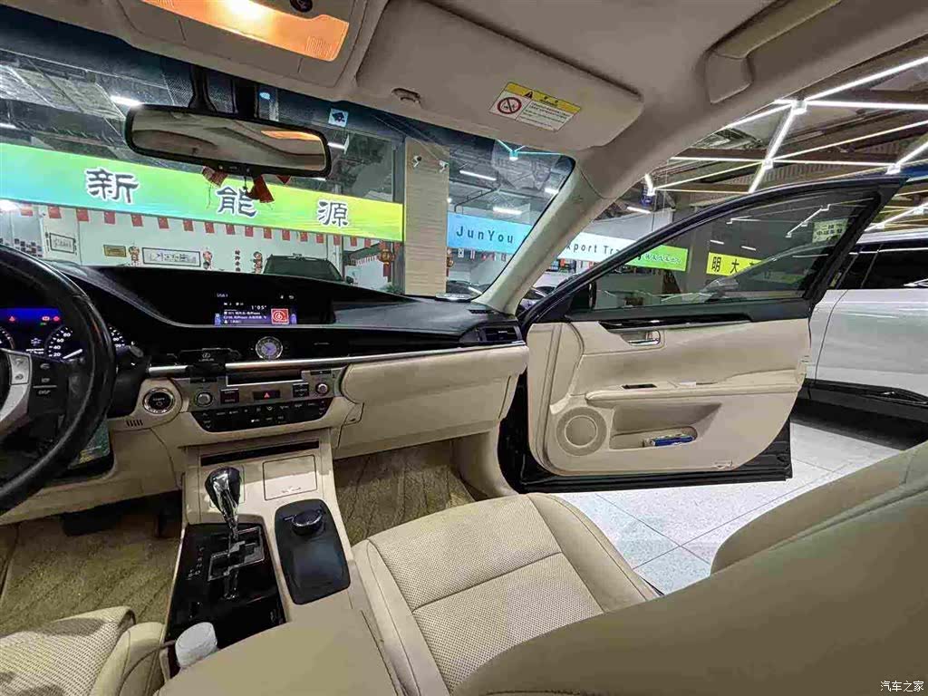 Lexus ES, 2015 24