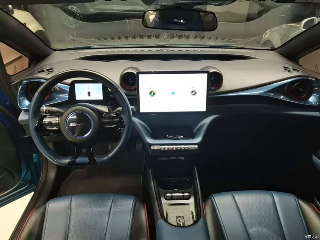 BYD Dolphin, 2022 10