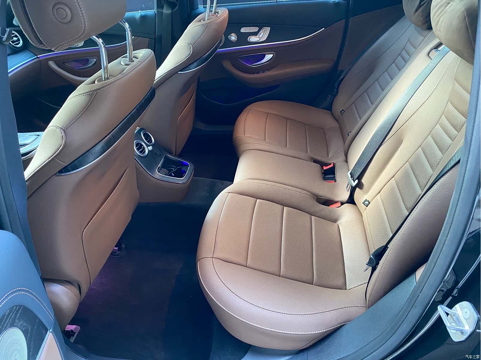 Mercedes-Benz E-Class, 2023 22