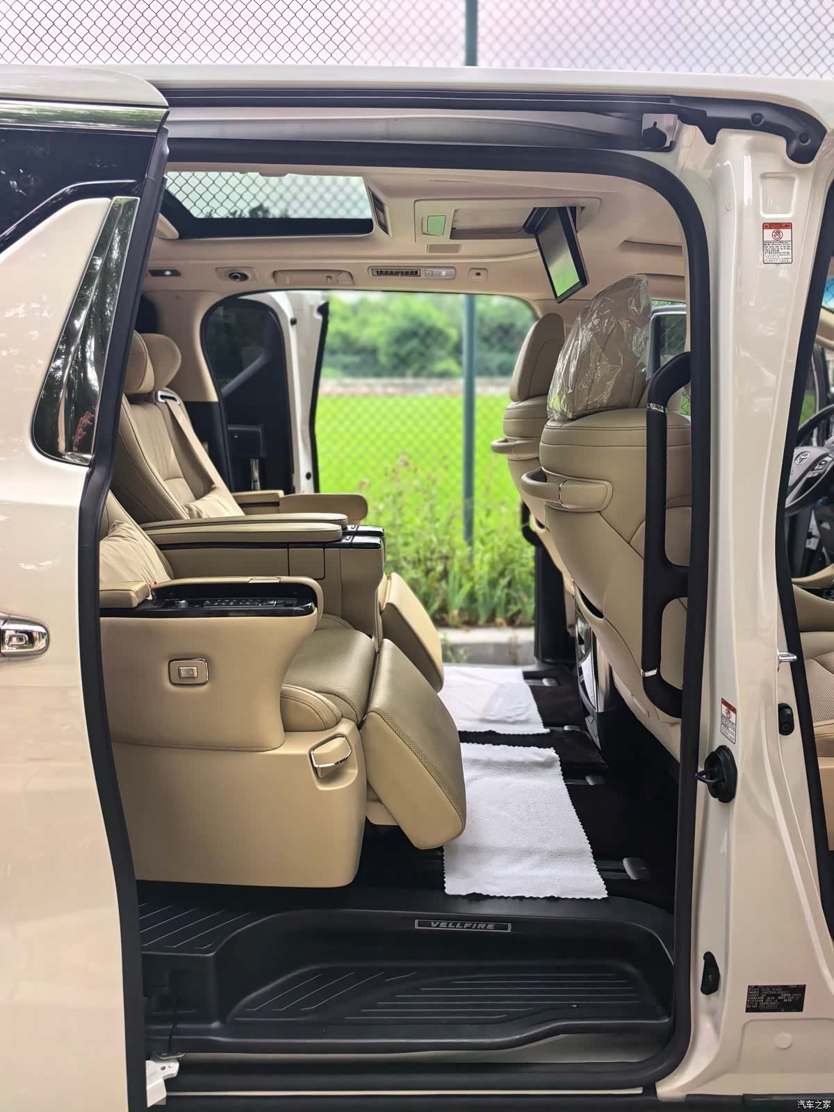 Toyota Vellfire, 2021 15