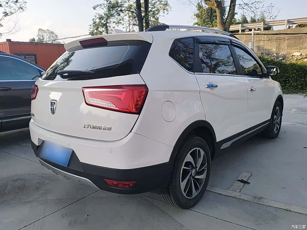 Wuling 560, 2016 7
