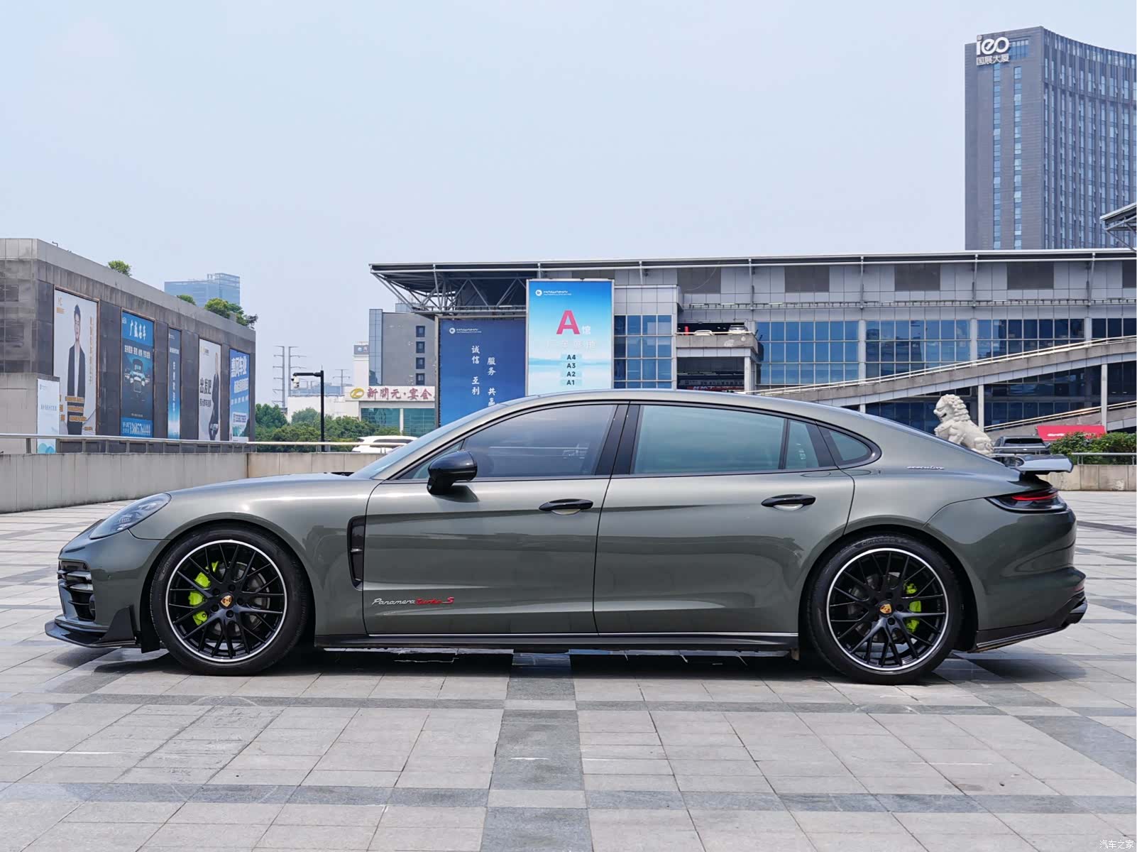 Porsche Panamera, 2022 3