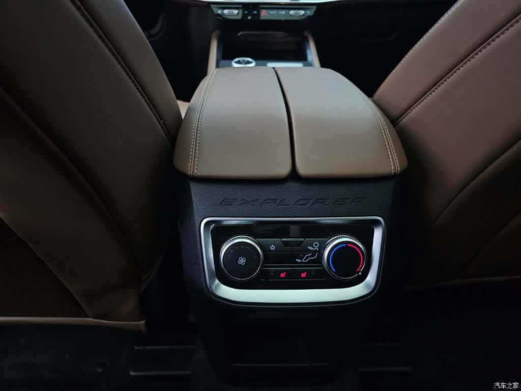 Ford Explorer, 2023 13
