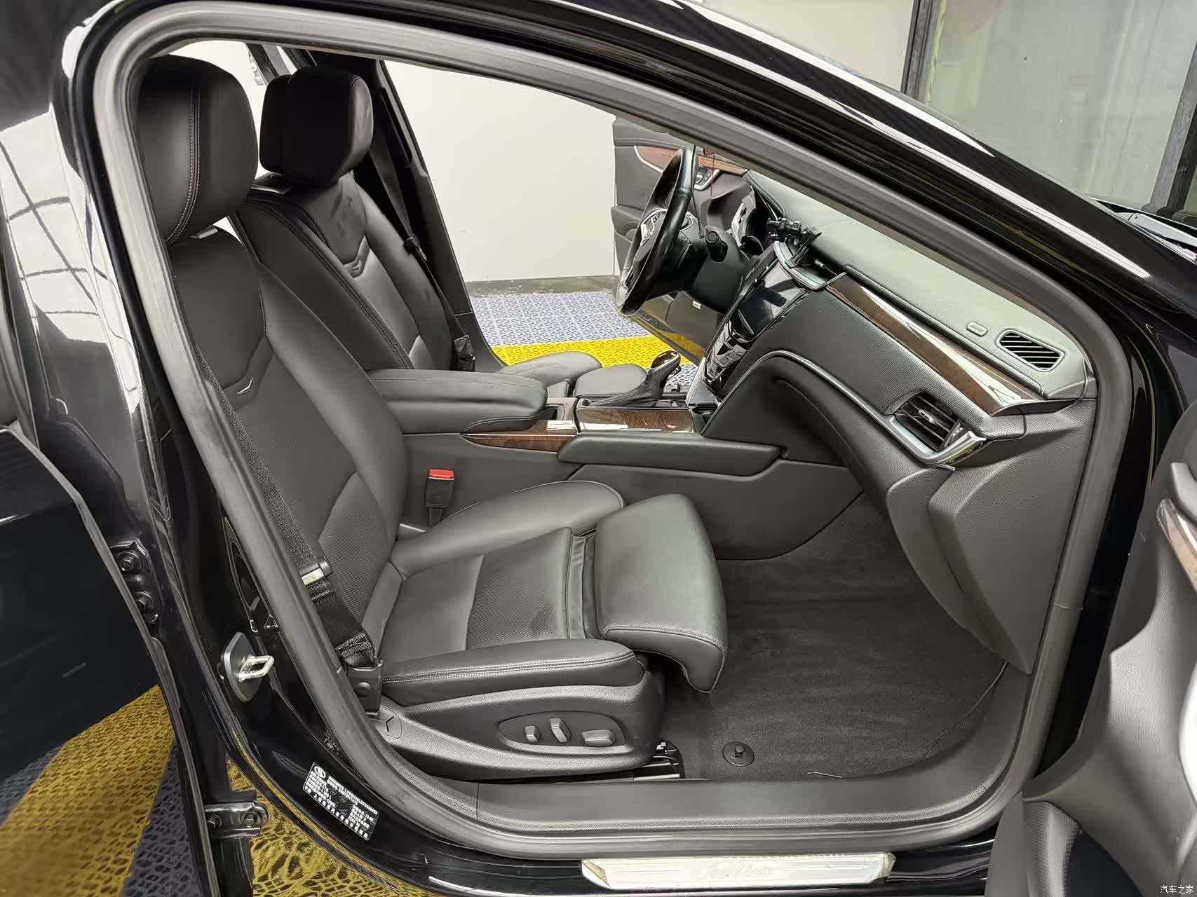 Cadillac XTS, 2013 4