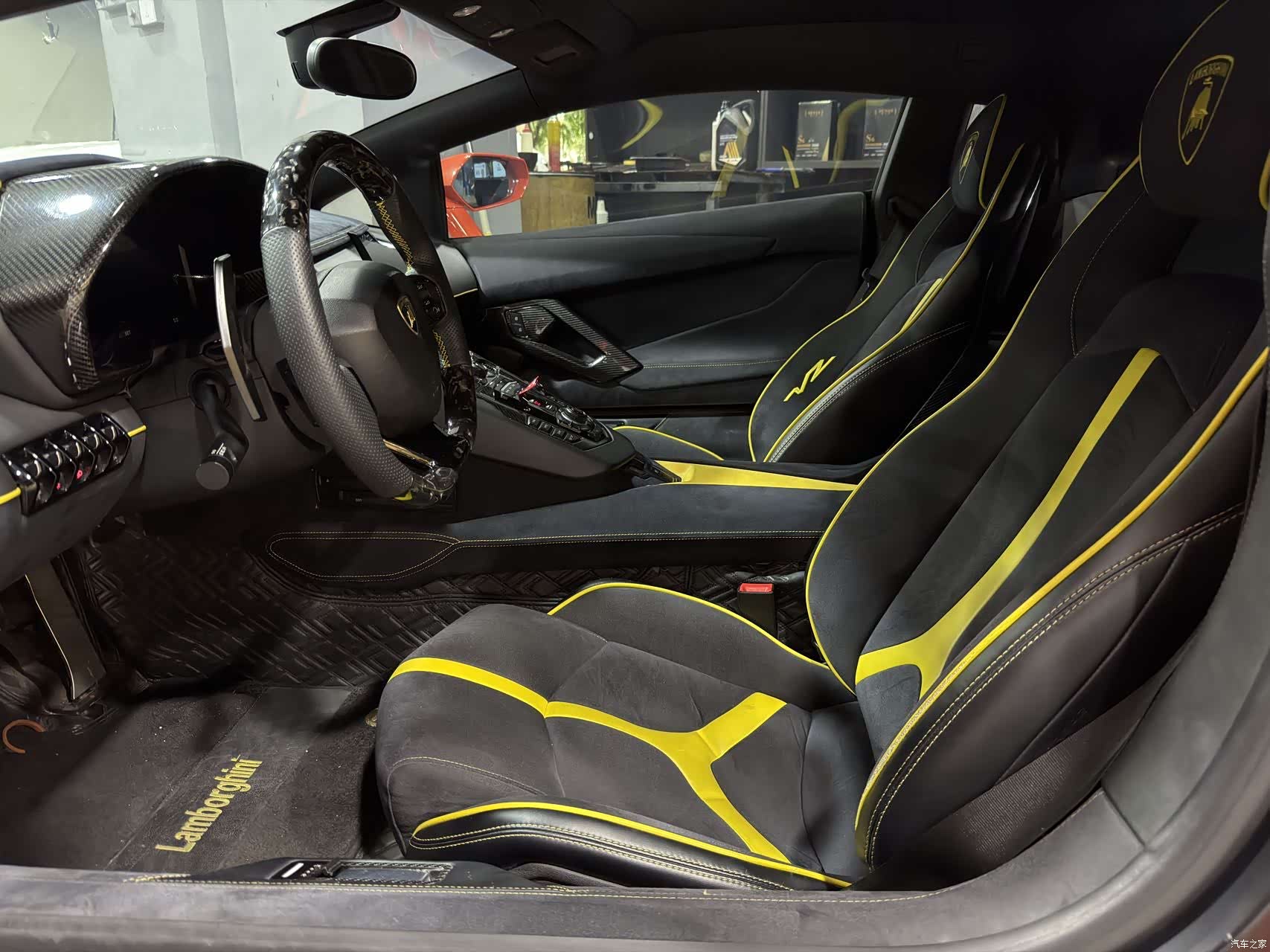 Lamborghini Aventador, 2012 4