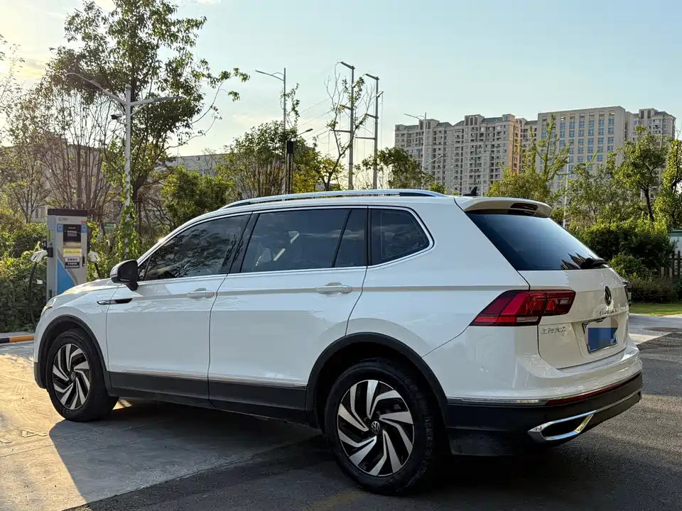Volkswagen Tiguan L