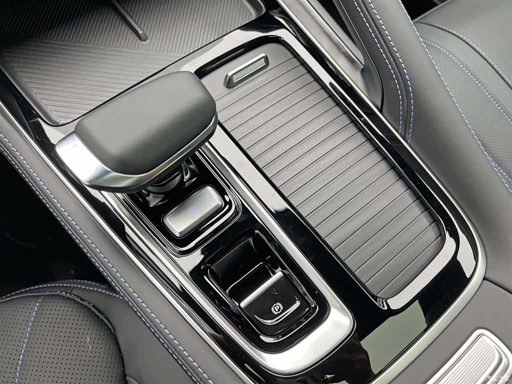 Geely Preface, 2026 12