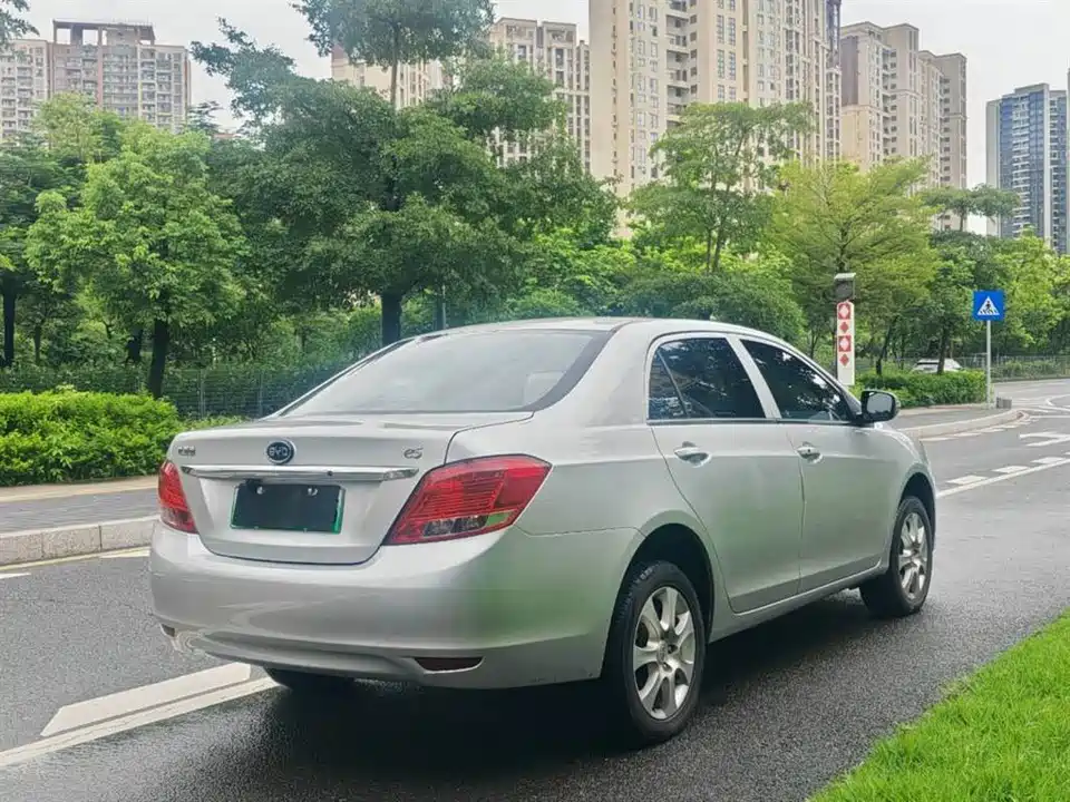 BYD e5