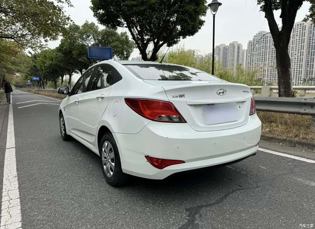 Hyundai GLS, 2016 8