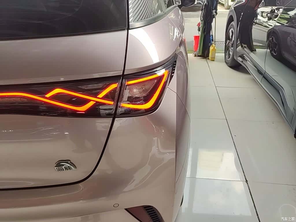 BYD Dolphin, 2022 8