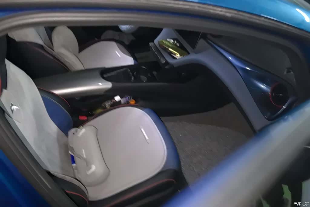 BYD Dolphin, 2022 8