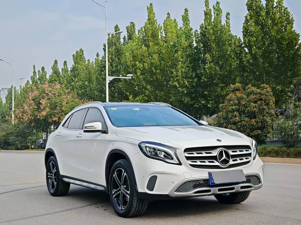 Mercedes-Benz GLA