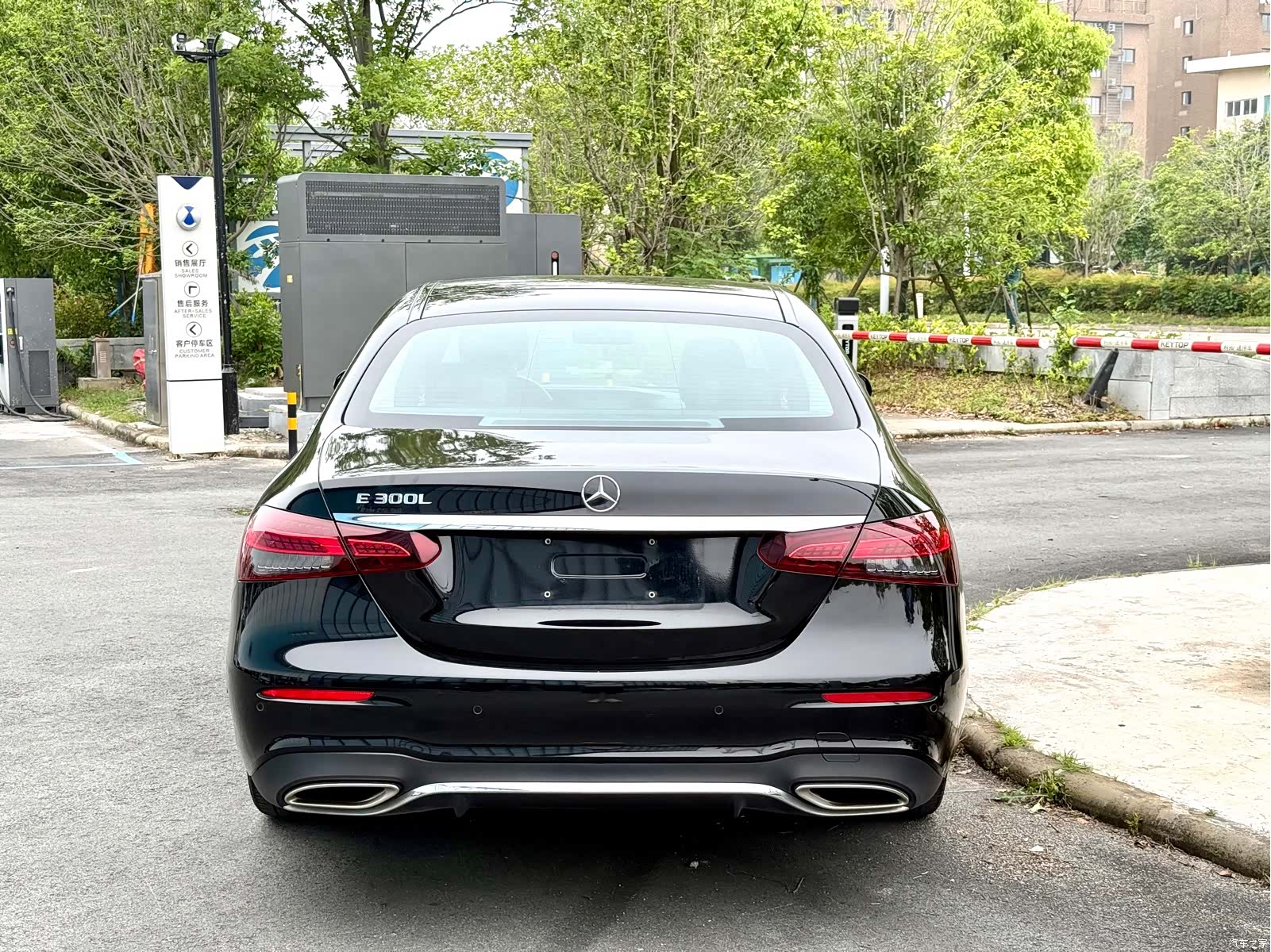 Mercedes-Benz E-Class, 2022 6