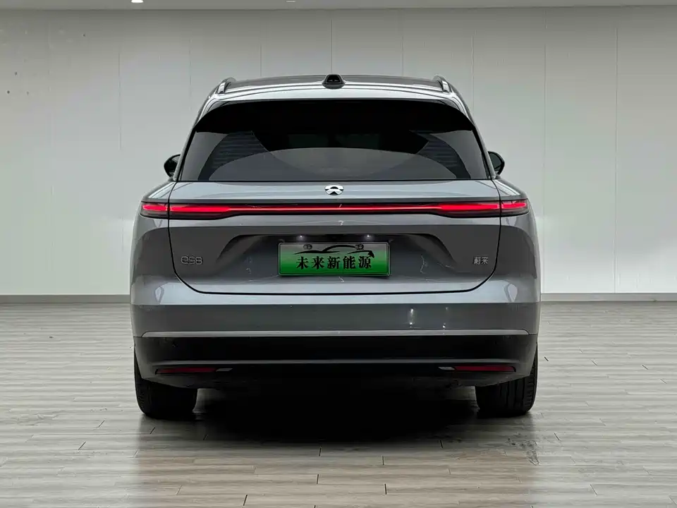 NIO ES8