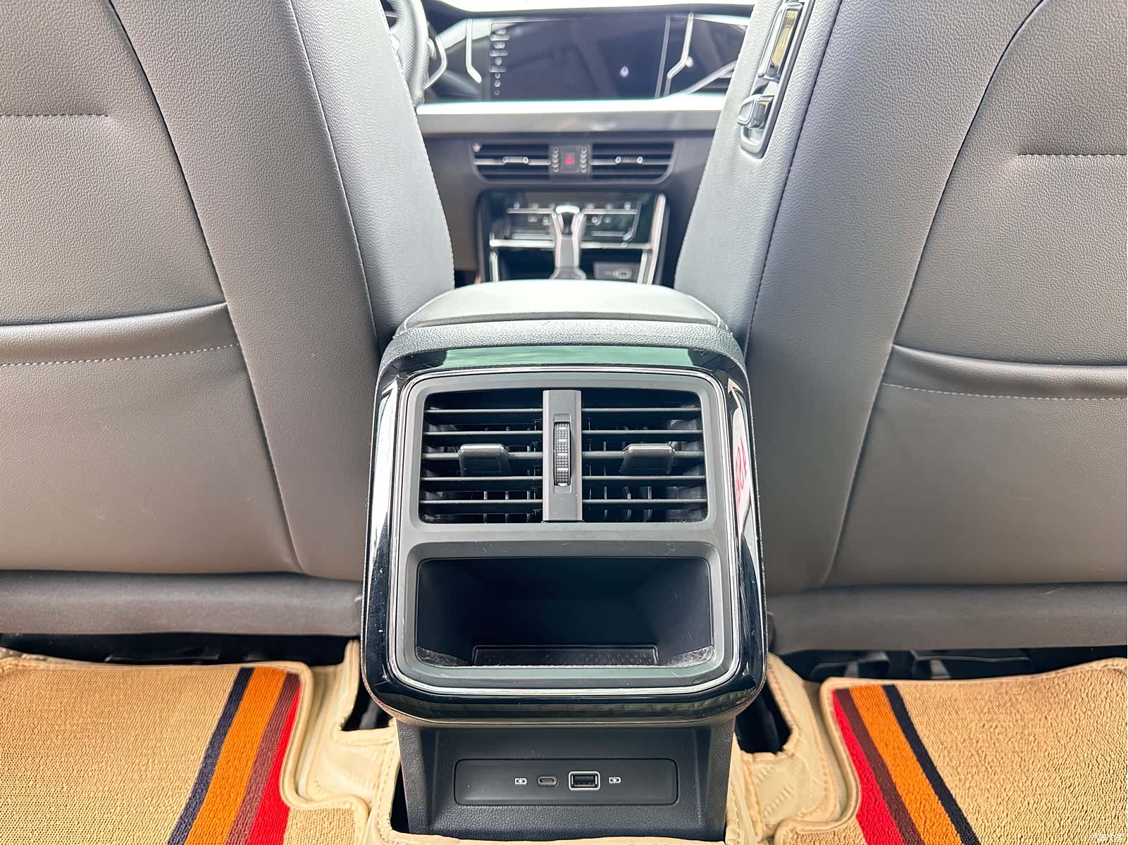 Volkswagen Passat, 2022 12