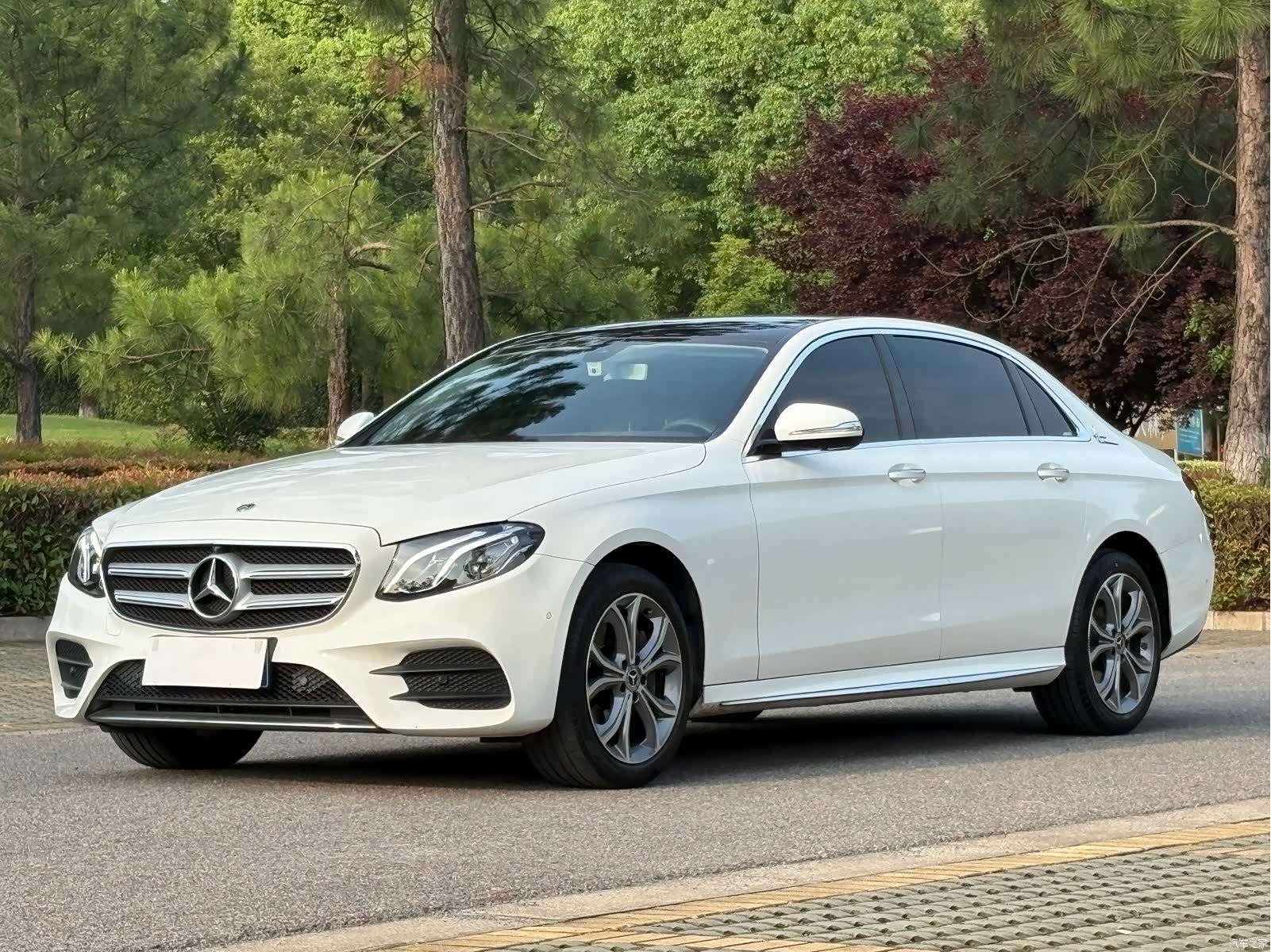 Mercedes-Benz E-Class, 2020 1