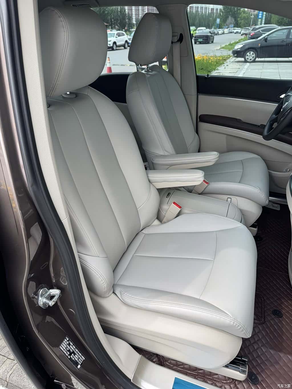 Buick GL8, 2023 8