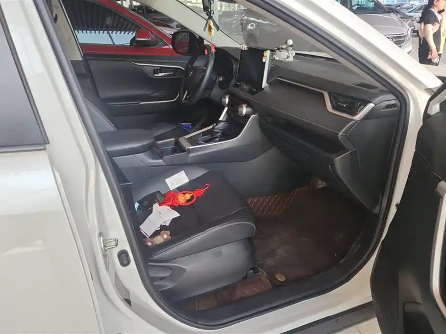 Toyota RAV4 Rongfang