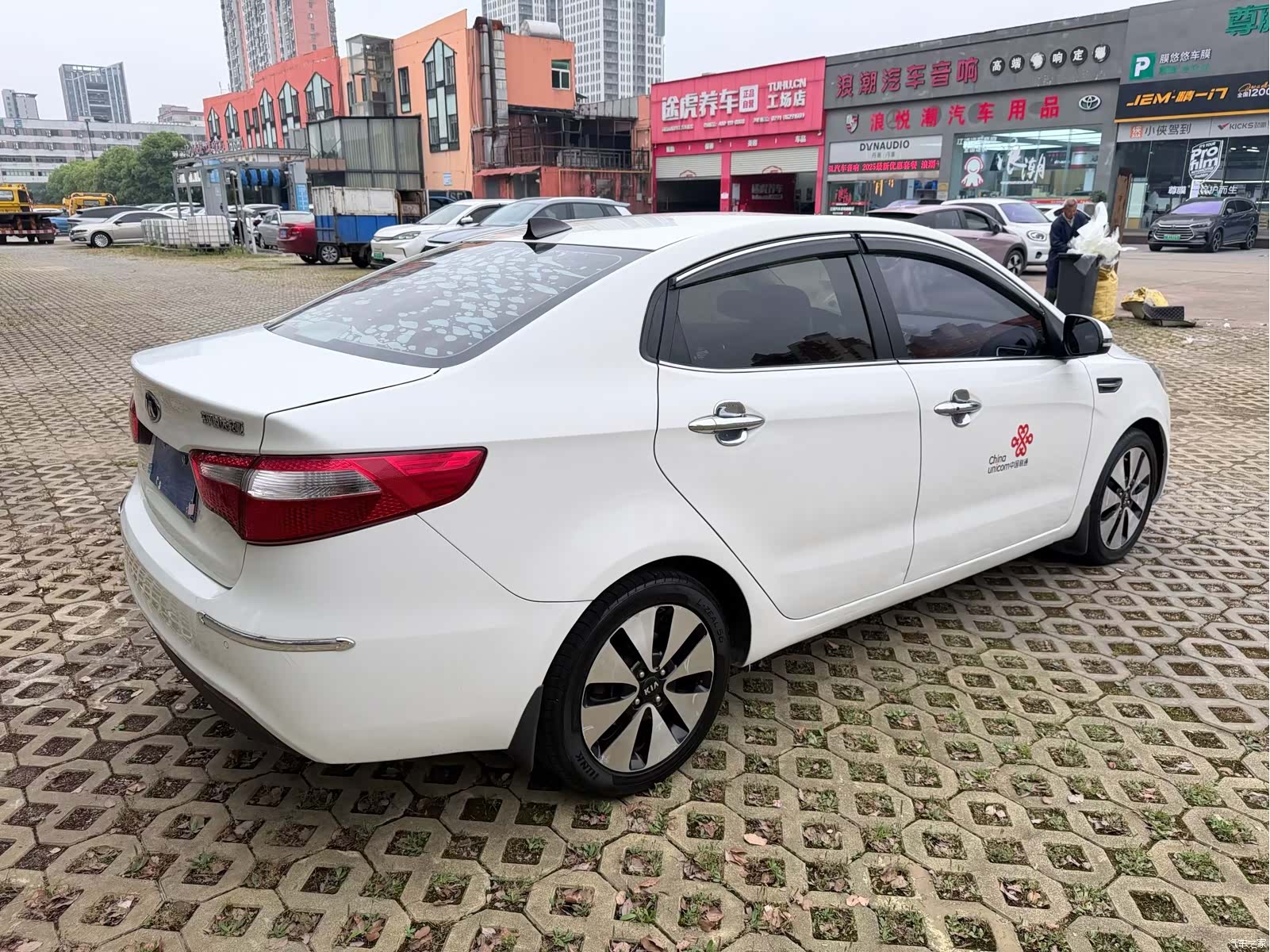 Kia K2, 2013 7