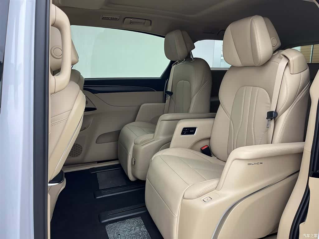 Buick GL8, 2025 9