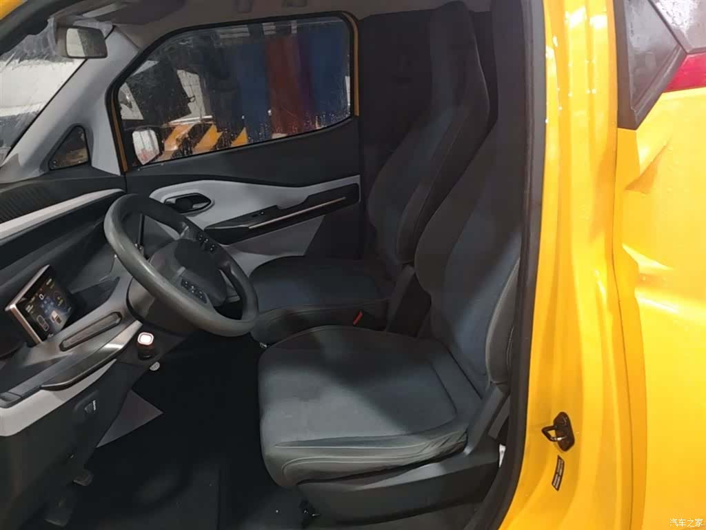 Wuling NanoEV, 2022 15