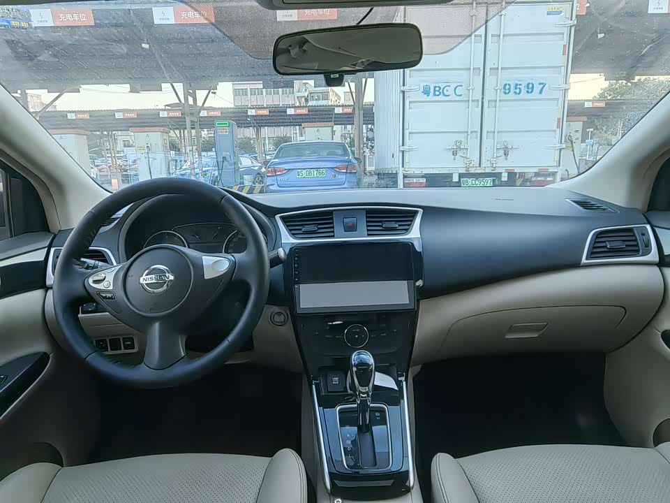 Nissan Xuan Yi