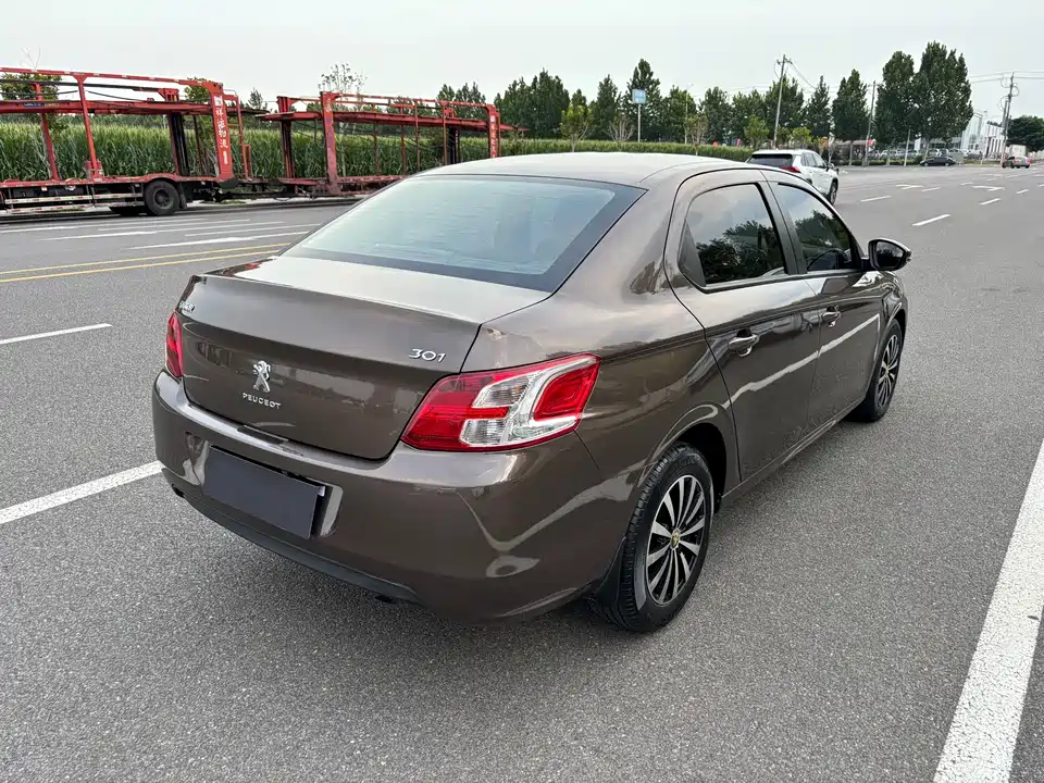 Peugeot 301