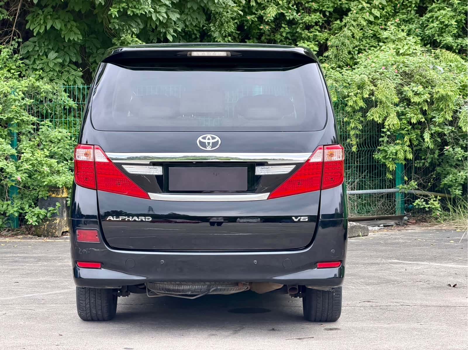 Toyota Alphard, 2012 4