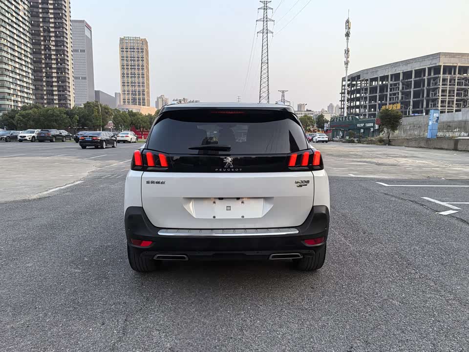 Peugeot 5008