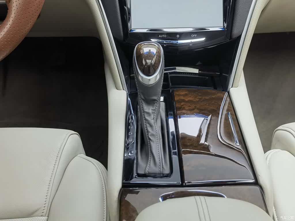 Cadillac XTS, 2014 13