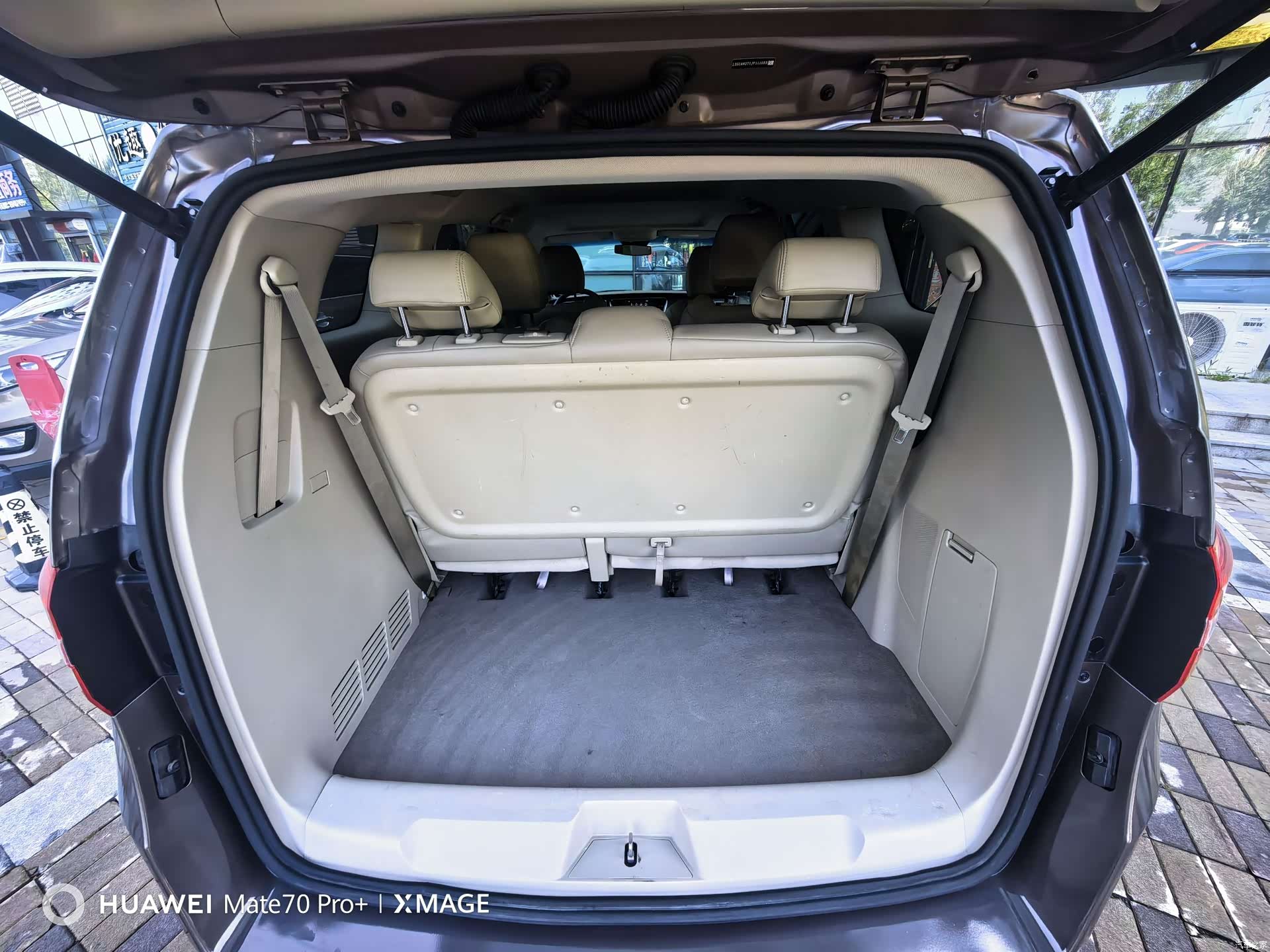 Buick GL8, 2018 10