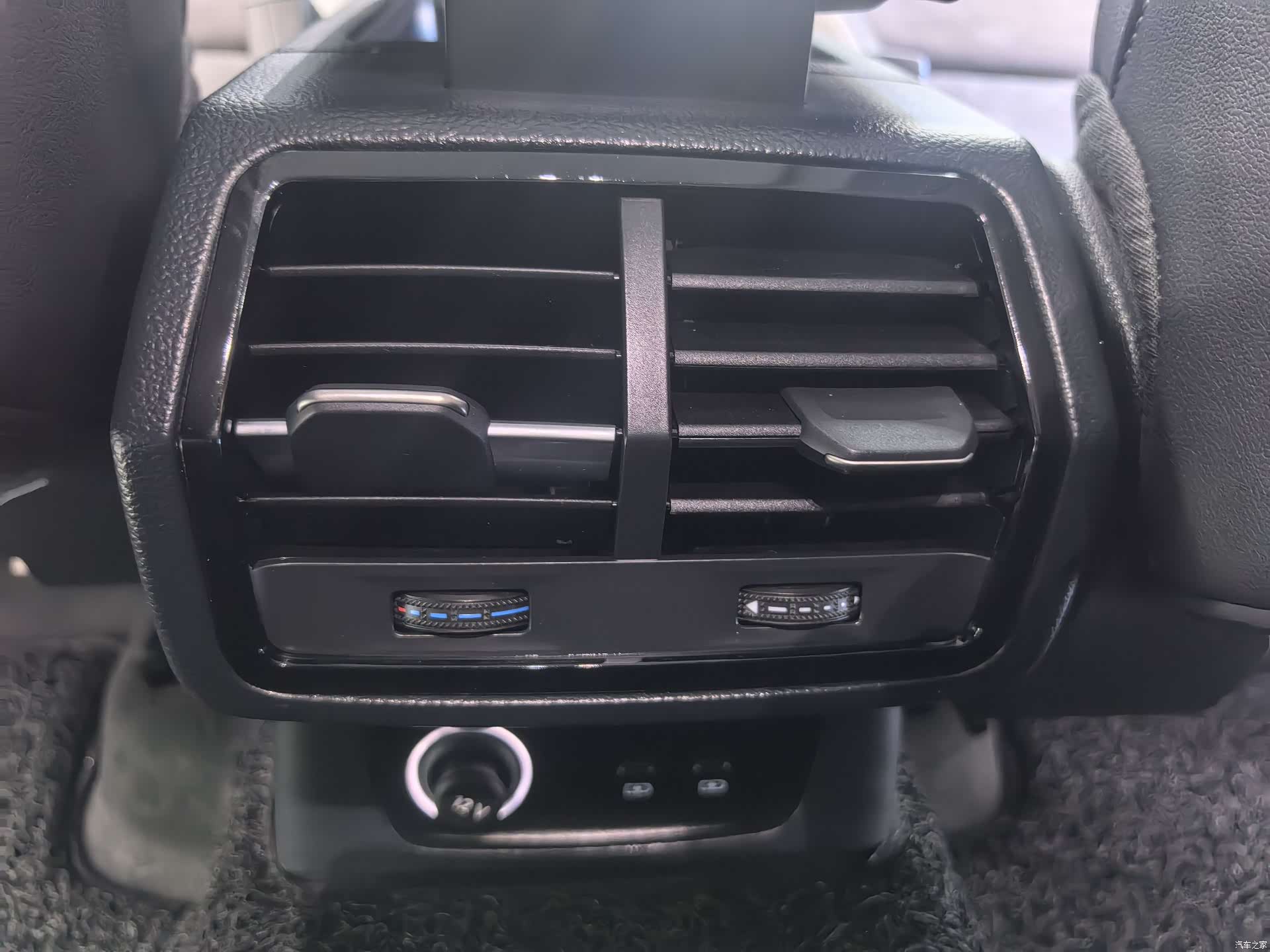 Audi Q3, 2022 11