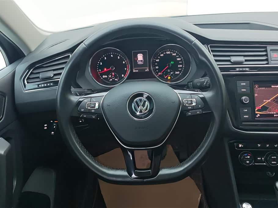Volkswagen Tiguan L