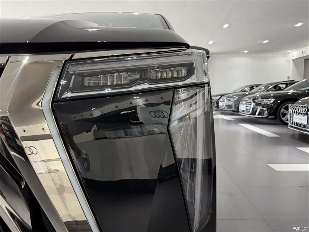 Trumpchi E9, 2026 12