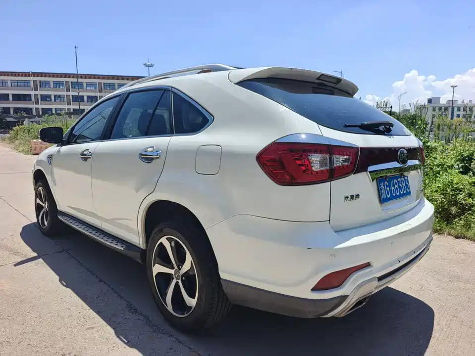 BYD S7