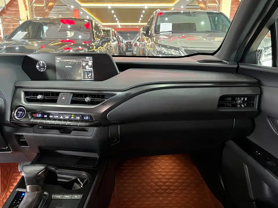 Lexus UX Lexus UX