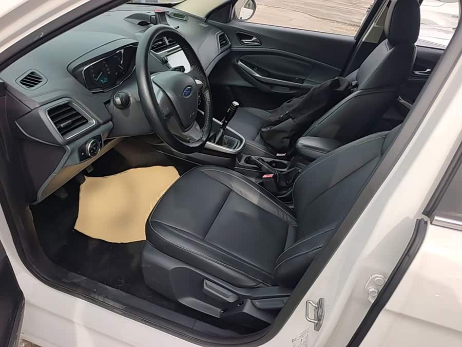 Ford Focus 2016, фото 14