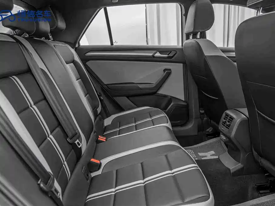 Volkswagen T-ROC exploring Songs