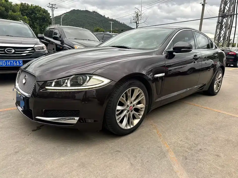 Jaguar XF