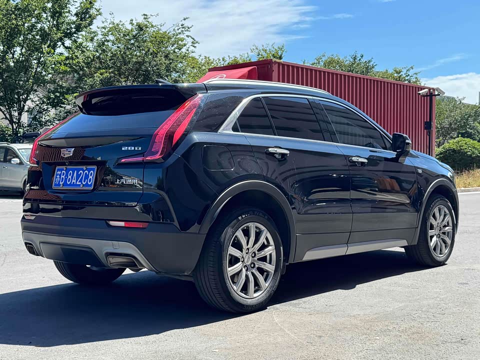 Cadillac XT4