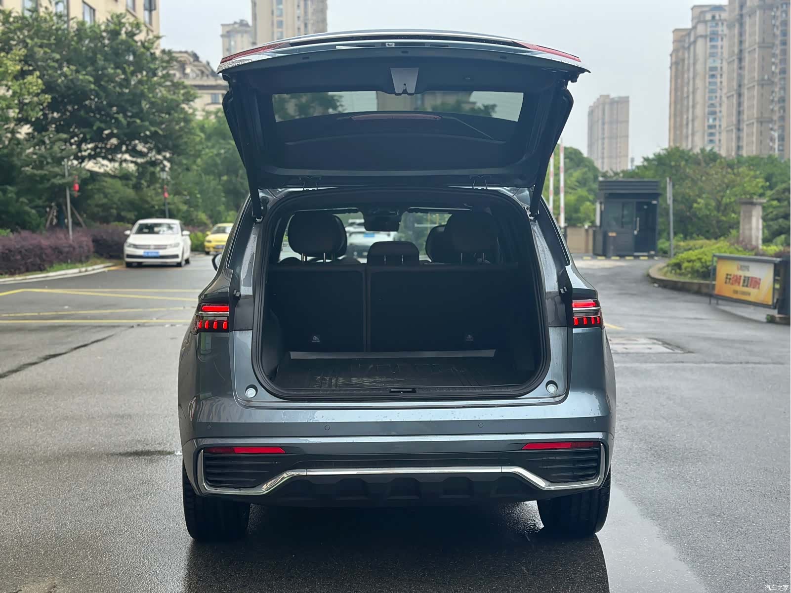 Geely Xingyue L, 2025 8