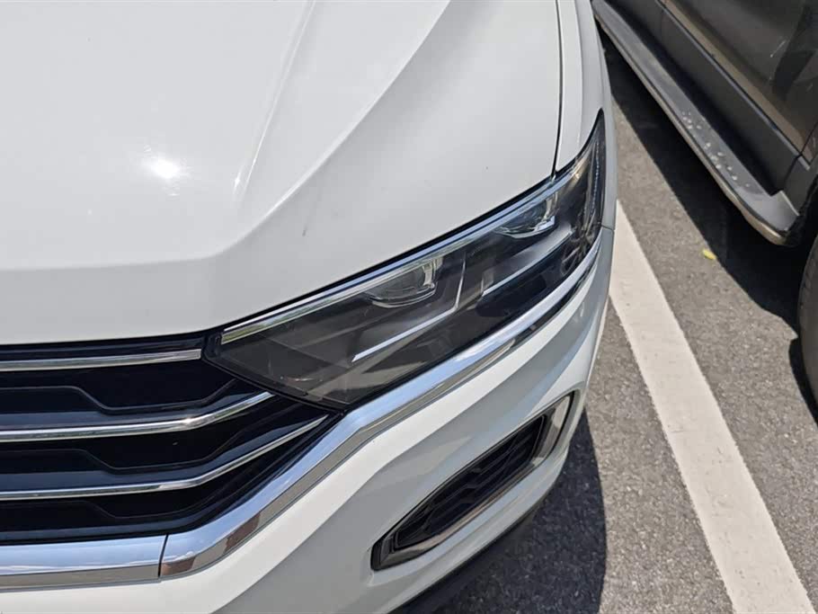 Volkswagen T-ROC exploring Songs