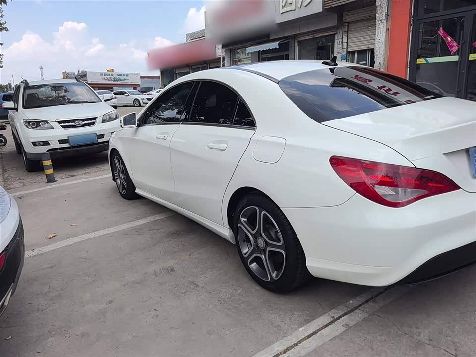 Mercedes-Benz CLA