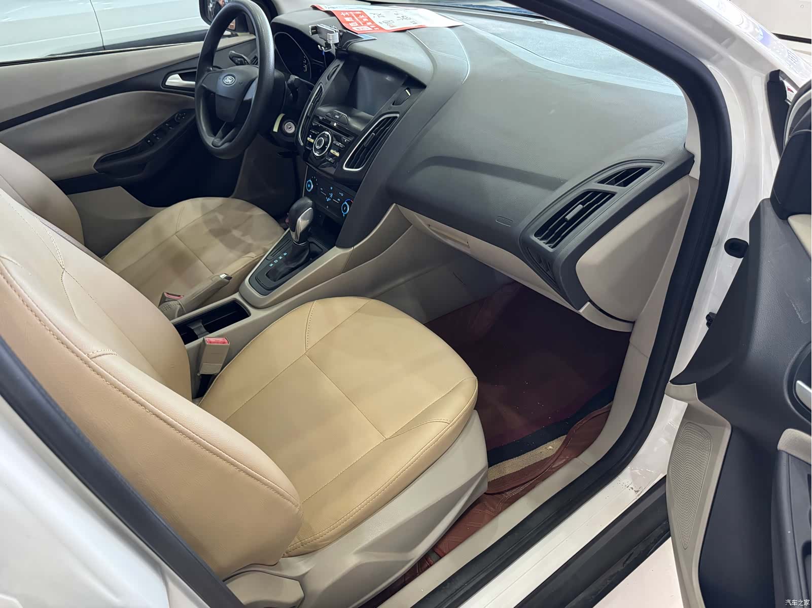 Ford Focus, 2019 все фото