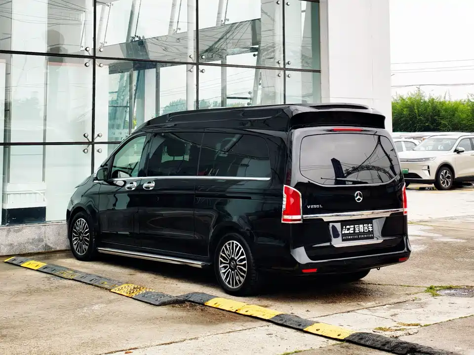 Mercedes-Benz V-class