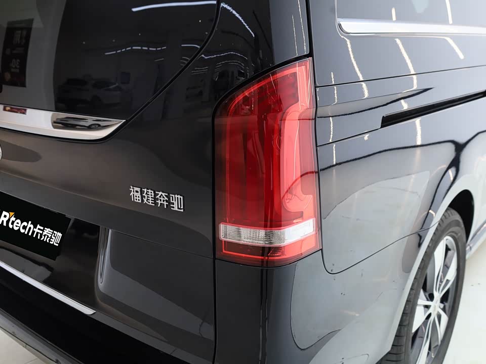 Mercedes-Benz V-class